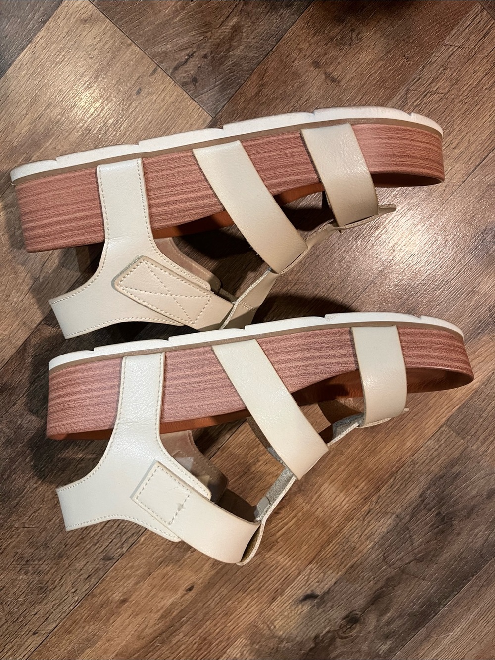 Women's Strappy Comfort Sandals - Cream - Picture 7 of 8